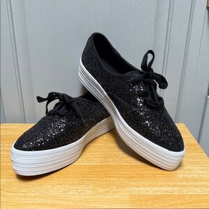 Celebrations Collections Point Toe Glitter Platform Sneakers
(Size 9)